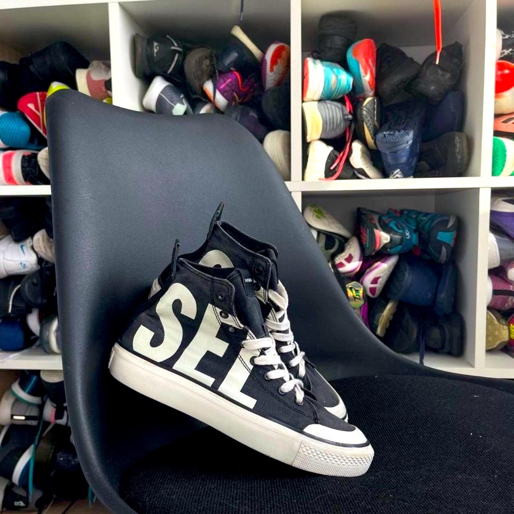Vintage big logo diesel hi top sneakers
